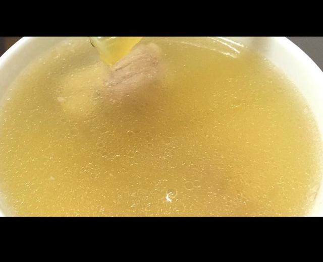 鱼胶排骨汤的做法