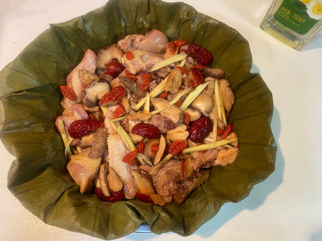 荷叶蒸鸡