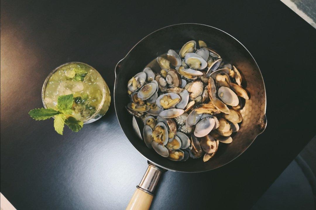 【曼达小馆】居酒屋系列：酒蒸蛤蜊与泡盛