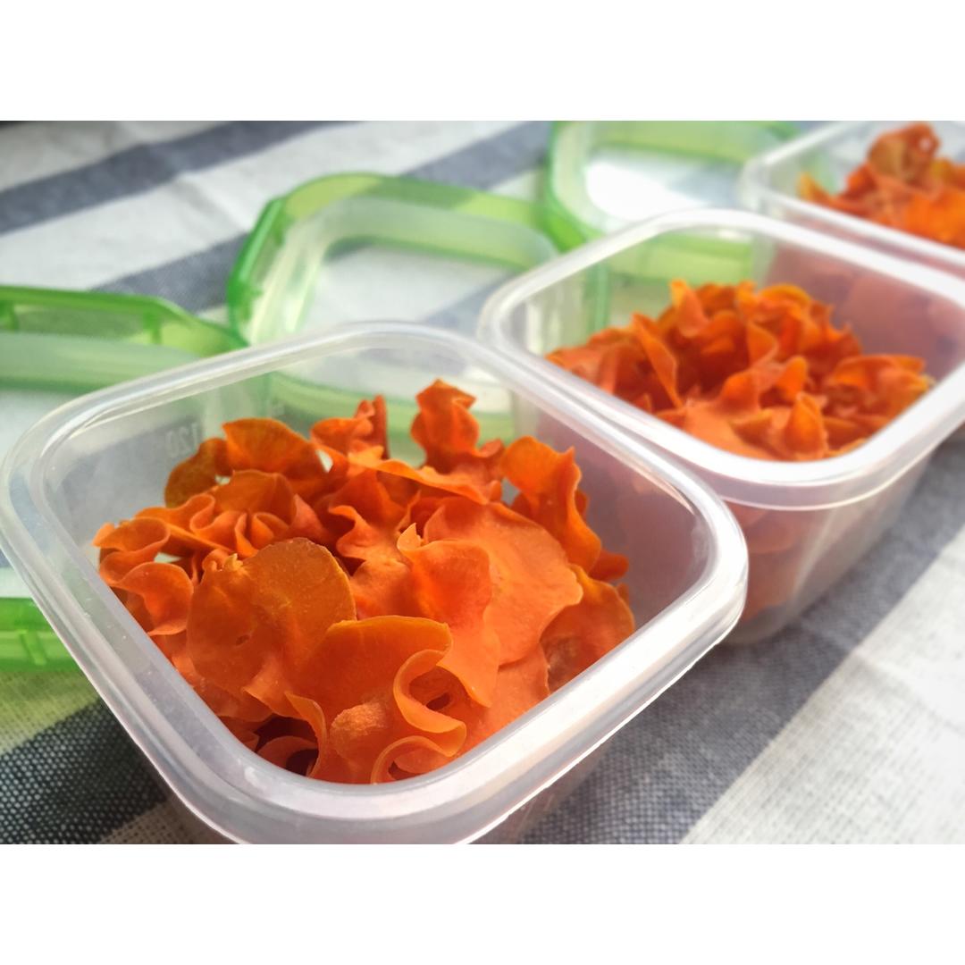 依照子瑜妈妈的方子制作的胡萝卜干，给宝宝当零食