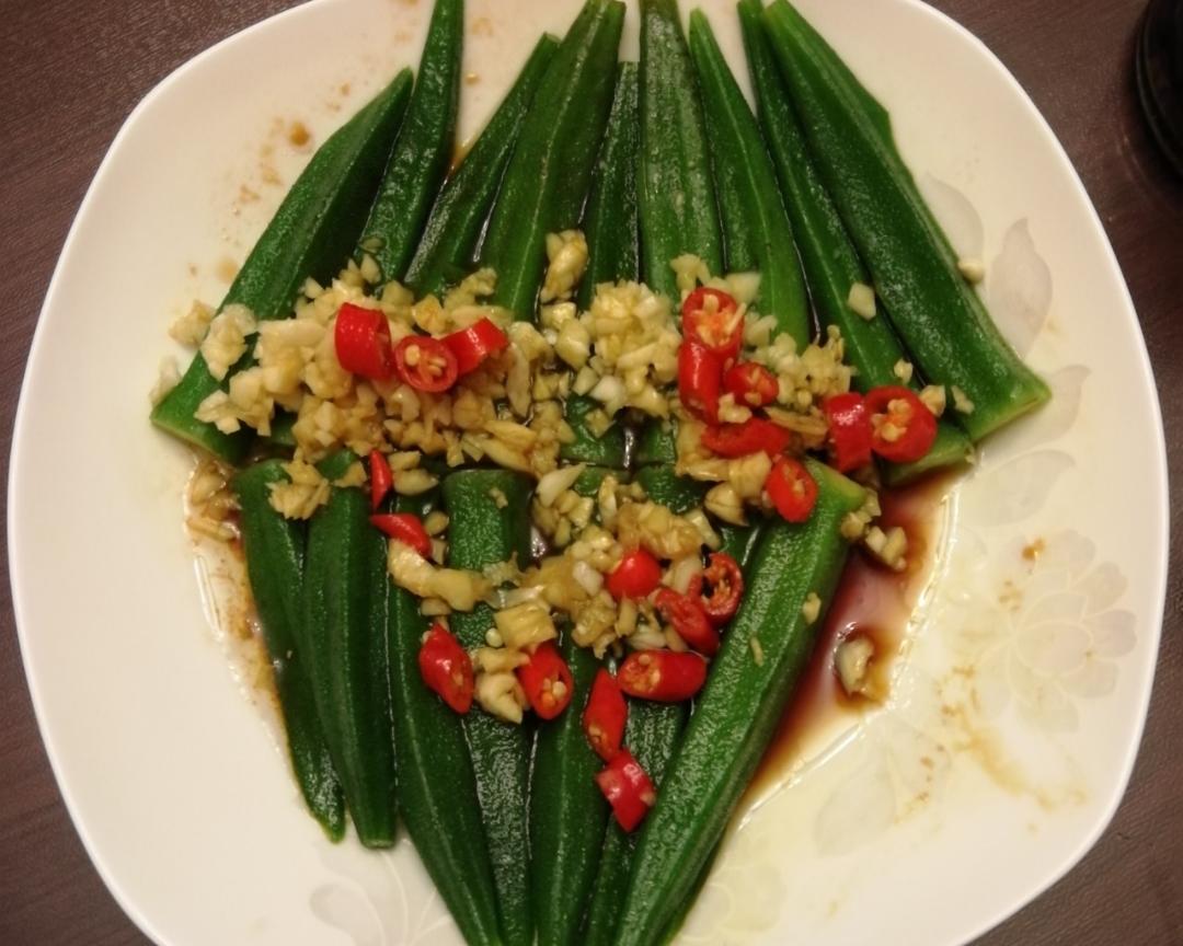 美美的凉拌秋葵的做法