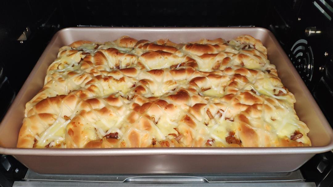 超级好吃的黑椒洋葱火腿芝士面包的做法