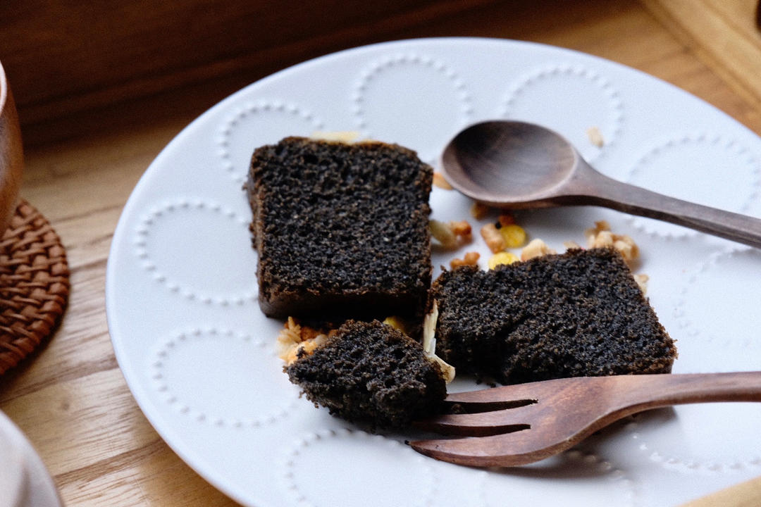 超湿润健康黑全麦芝麻磅蛋糕