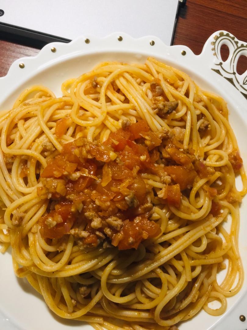 蕃茄蘑菇肉酱意大利面