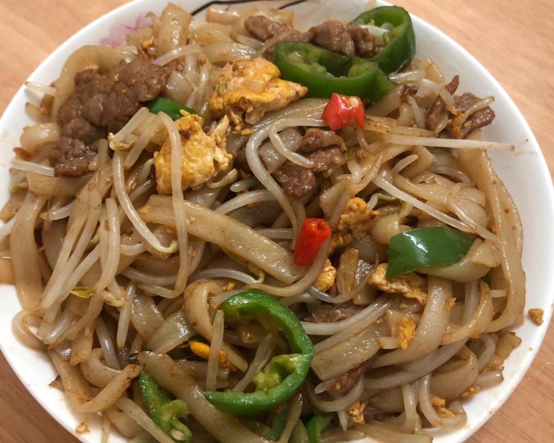 【炒河粉的做法步骤图,炒河粉怎么做好吃】喜欢煮饭的9090_下厨房