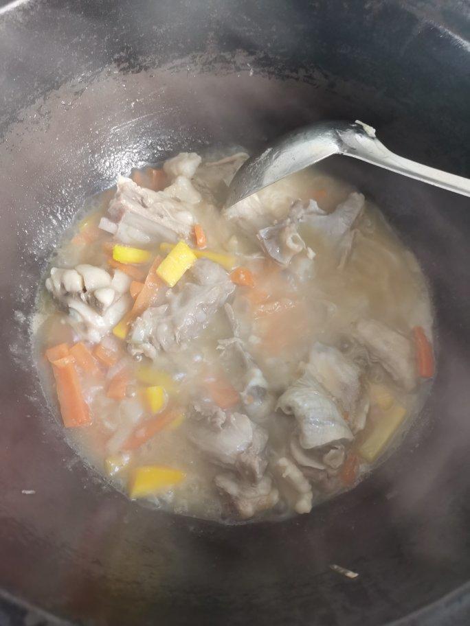 维吾尔族新疆特色抓饭，详细