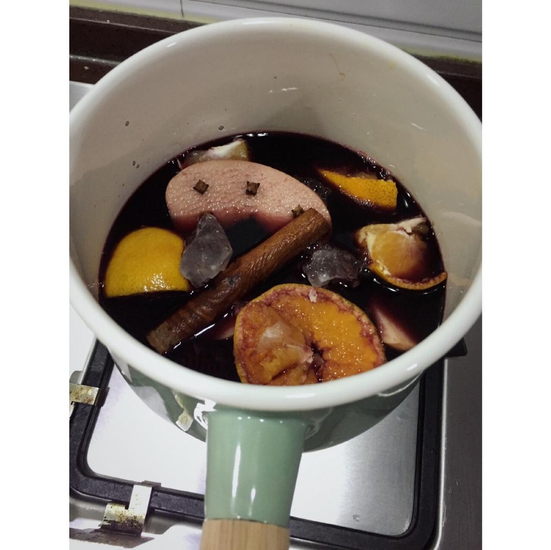 果香热红酒