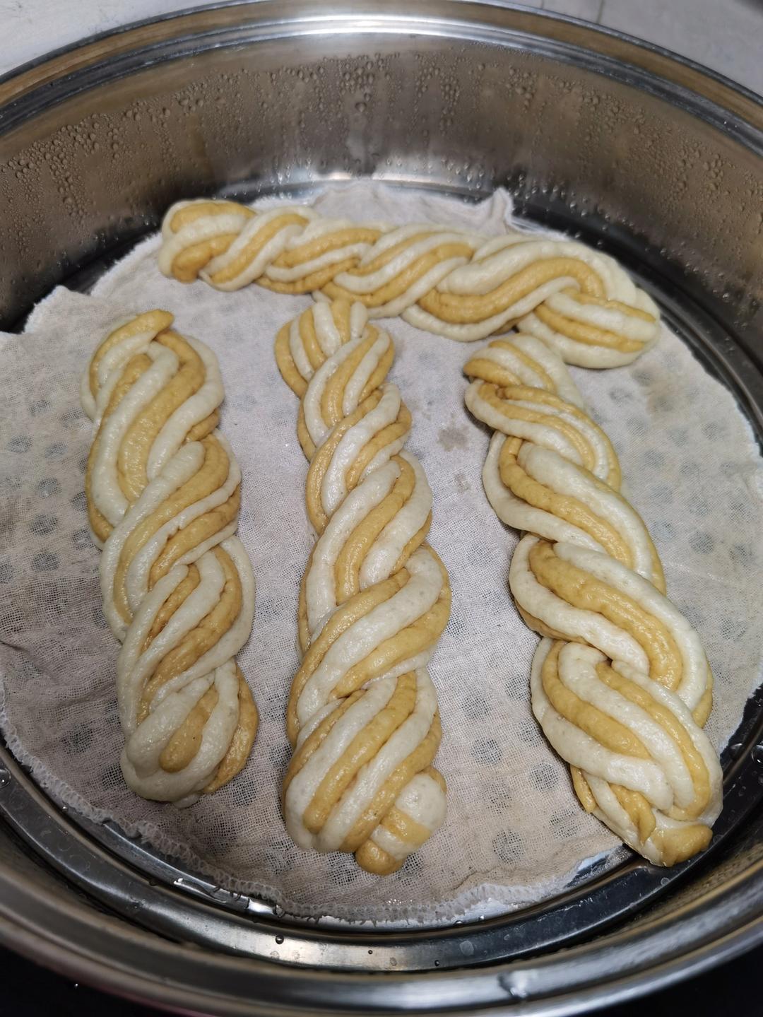 银丝卷？祥云卷？毛线卷？不管咯，就是卷卷馒头