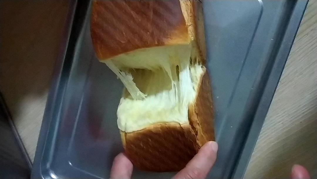 吐司，奶香手撕面包，超级香浓