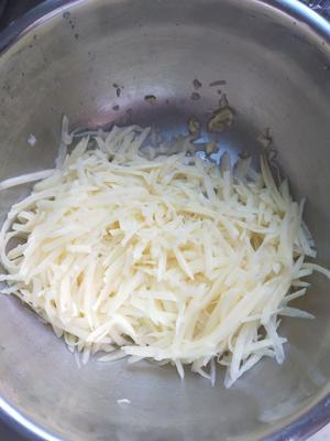 香煎土豆丝饼的做法 步骤2