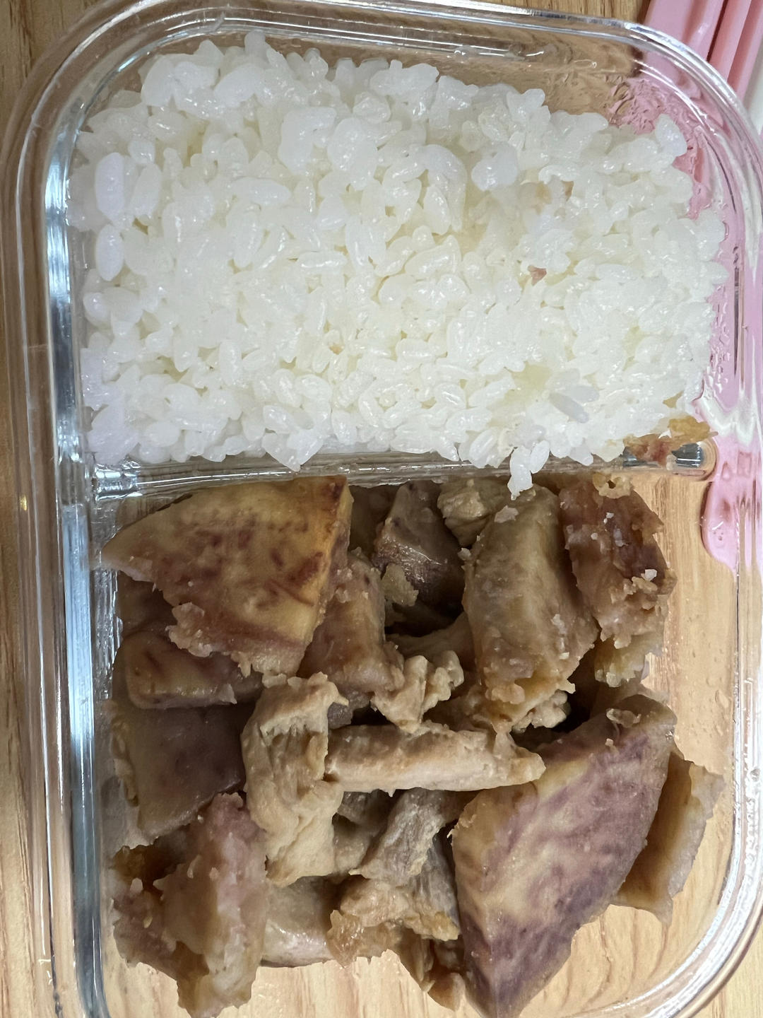 下雨天、上班便当—芋头炒肉片