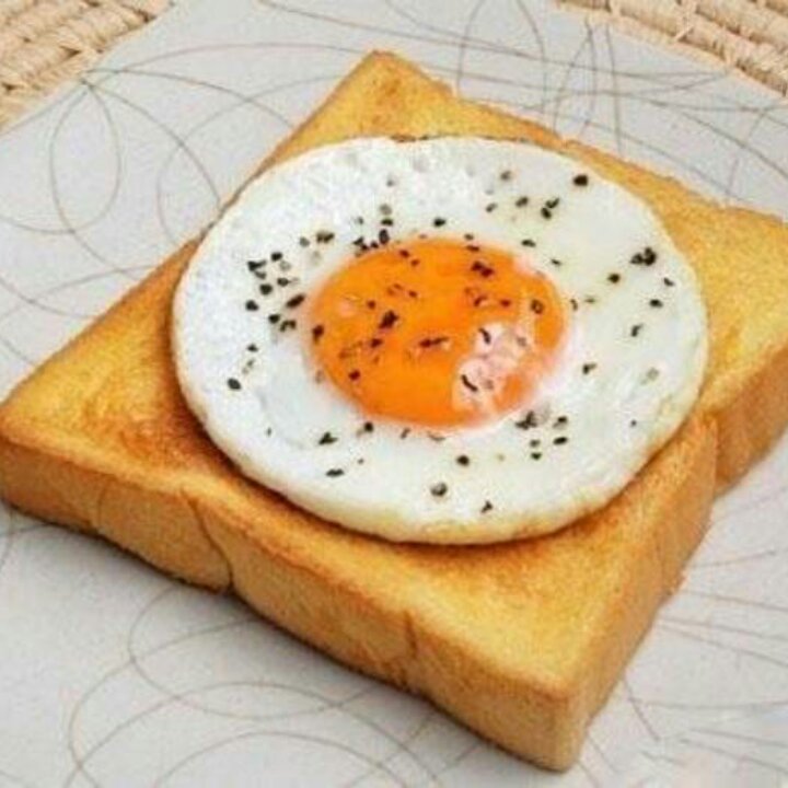 太阳蛋烤吐司