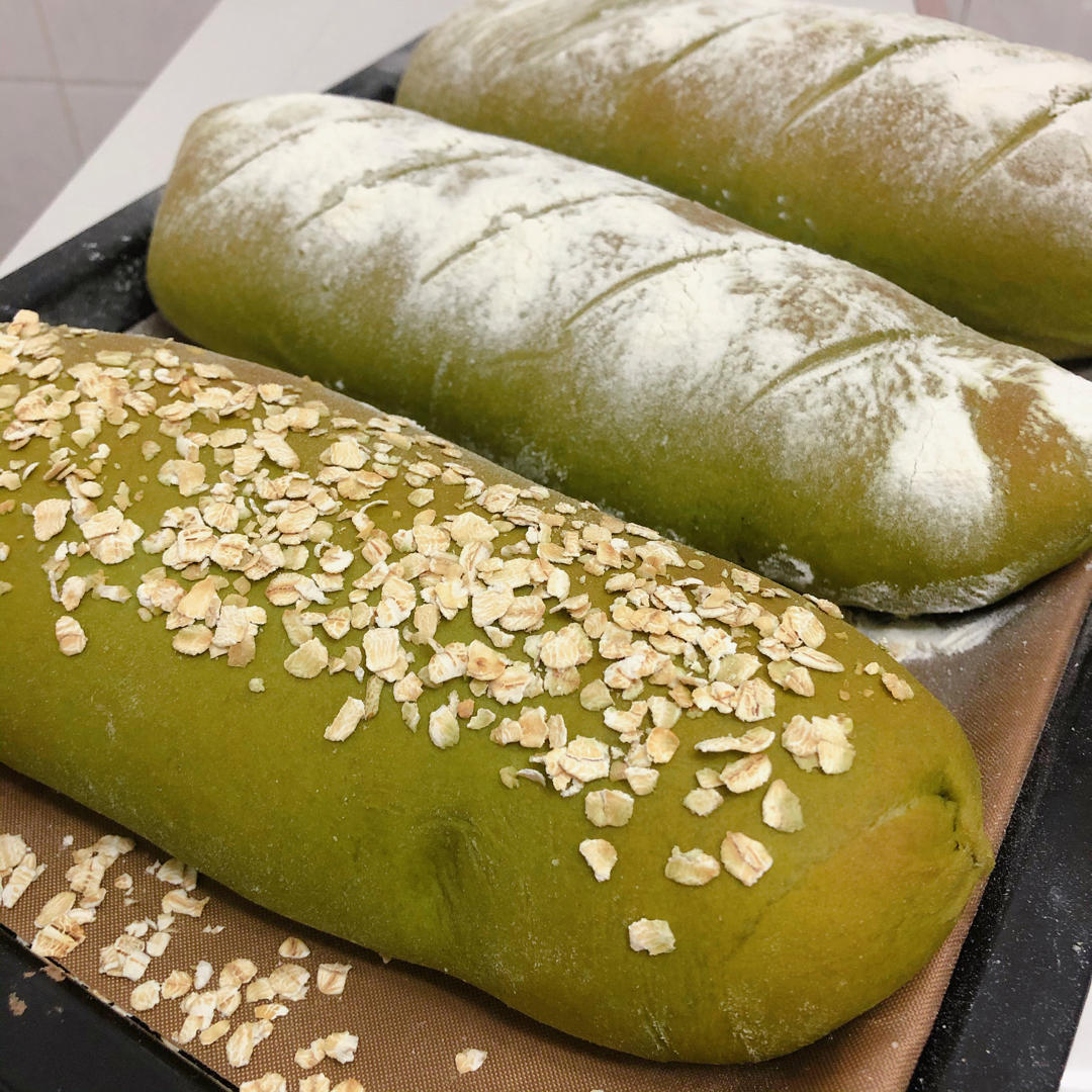 萌茜茜做的抹茶麻薯红豆软欧包