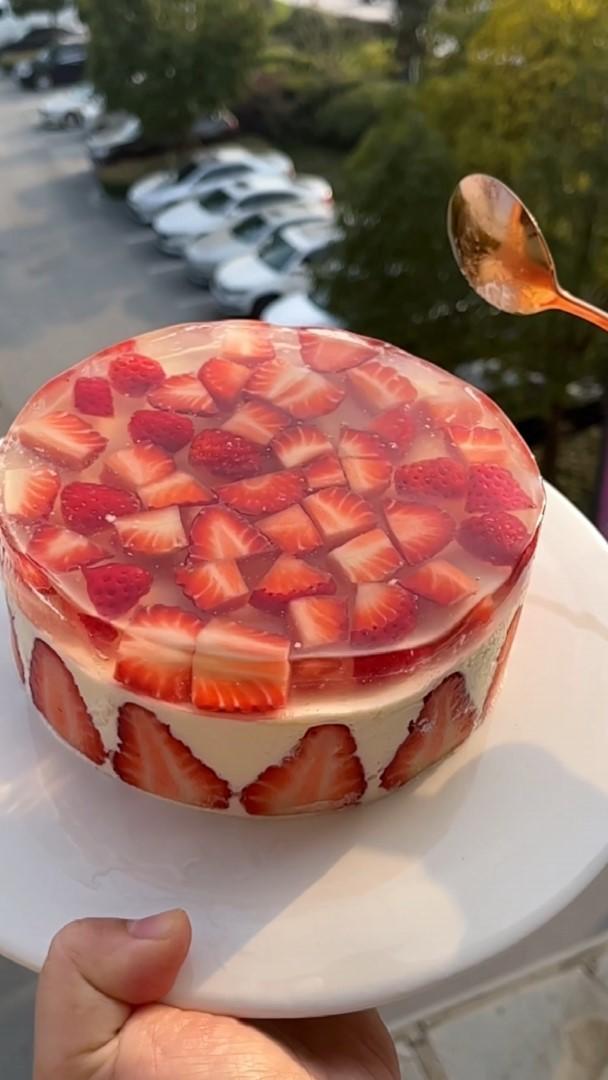 草莓酸奶慕斯|劣狐狐烘焙的做法