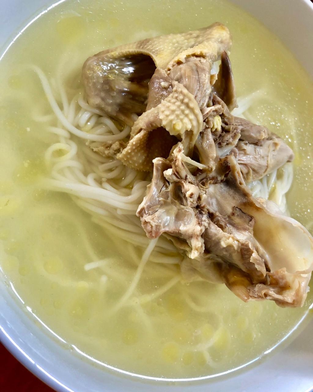 我爱emily分享作品 第二届早餐马拉松9697鸽子汤面…iphone 拍摄