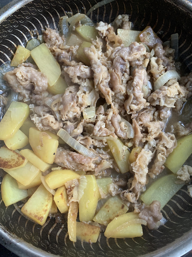 好吃到舔盘的秘制洋葱炒肥牛卷！拌饭巨香