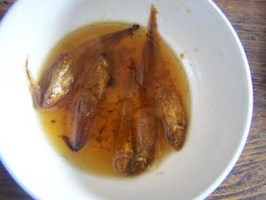 【桔家吃食】辣椒酱炒干香毛花鱼。的做法 步骤10