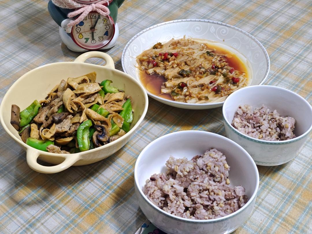 超级下饭的蒜蓉金针菇！好吃到爆