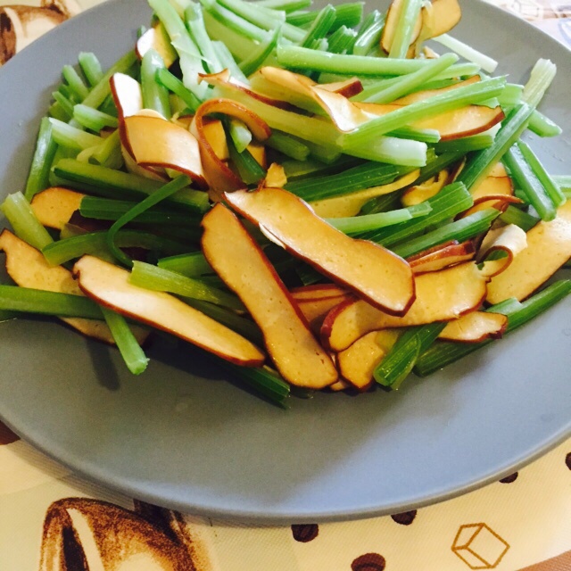芹菜炒香干