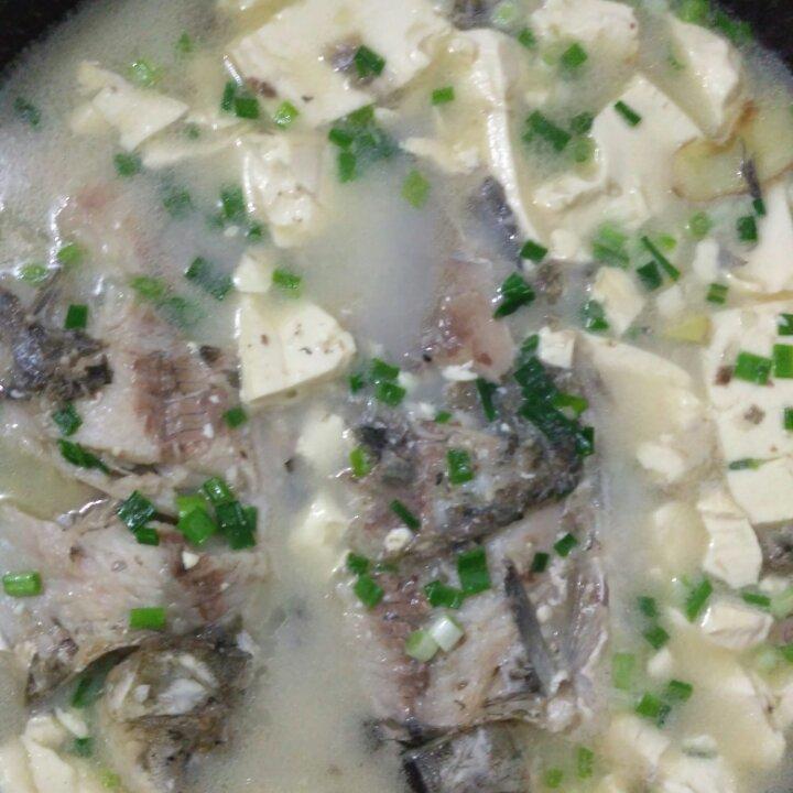 鲫鱼豆腐汤