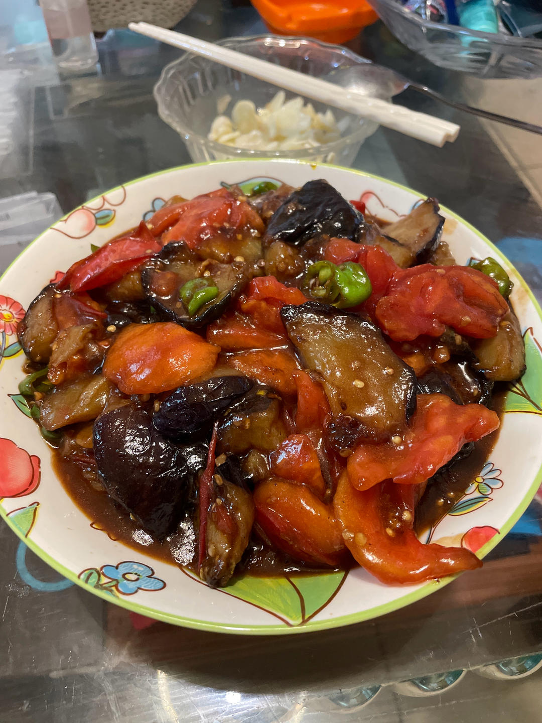 红烧茄子（佐西红柿尖椒）