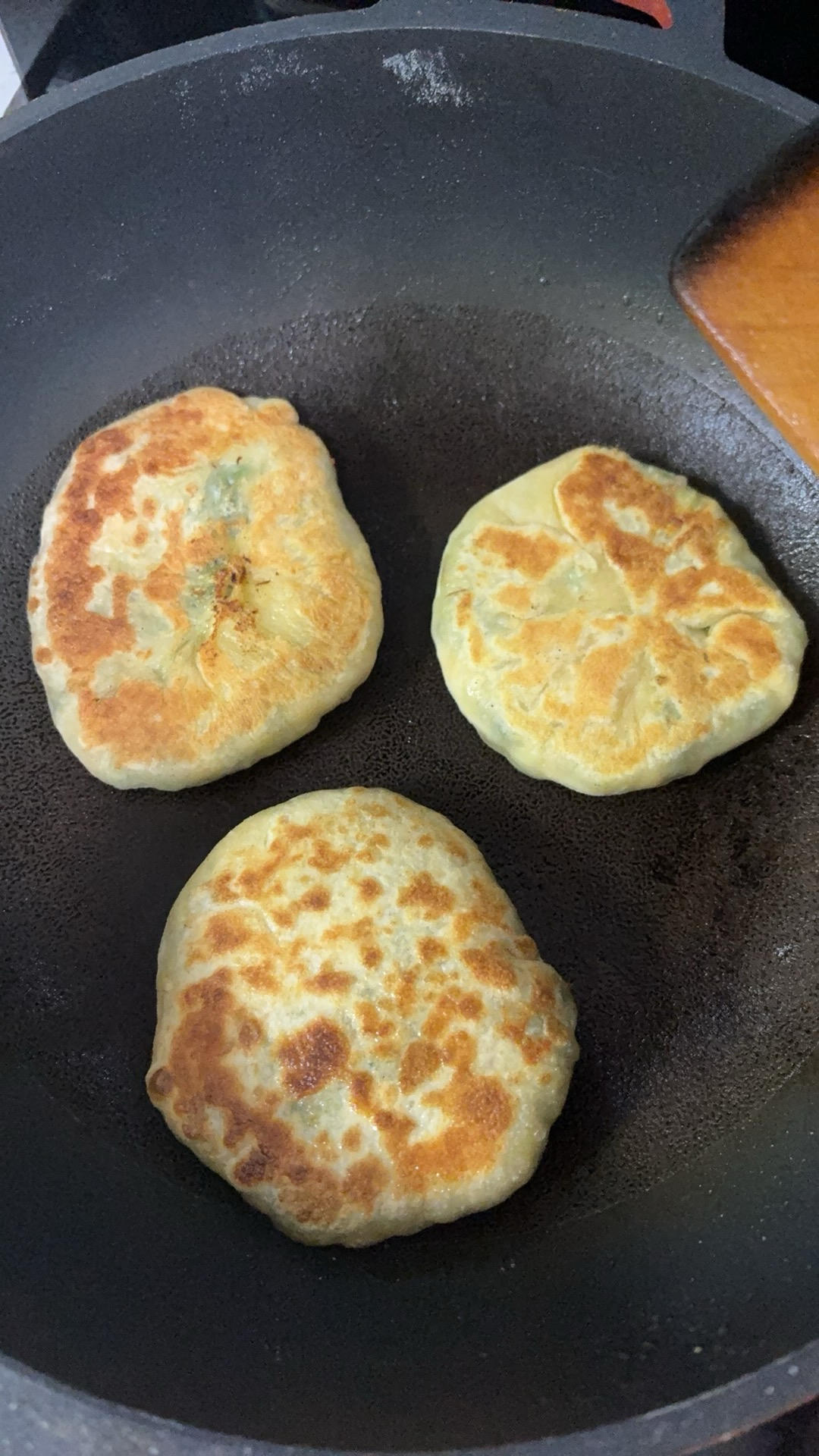 皮薄如纸的韭菜馅饼|免揉面法