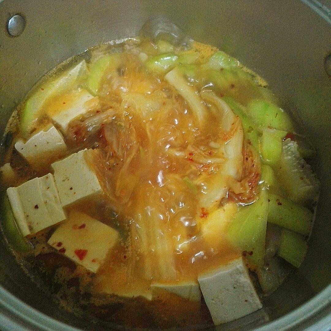 辣白菜豆腐汤