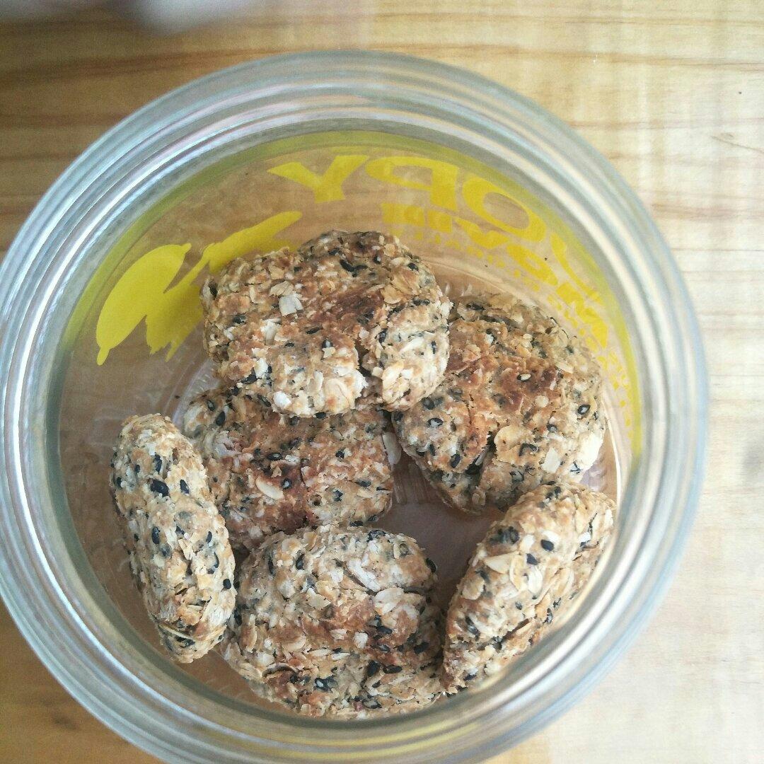 素食:有机燕麦芝麻大饼干