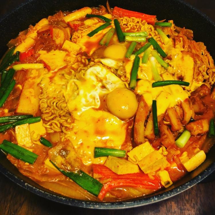 视频【韩国芝士部队锅】香辣美味，不需要厨艺！——松下塔吉锅食谱