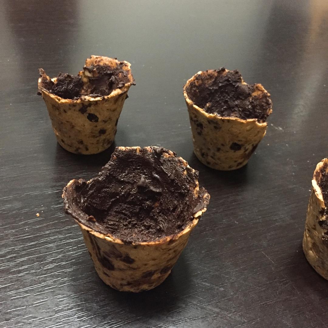 【视频食谱】巧克力燕麦曲奇杯