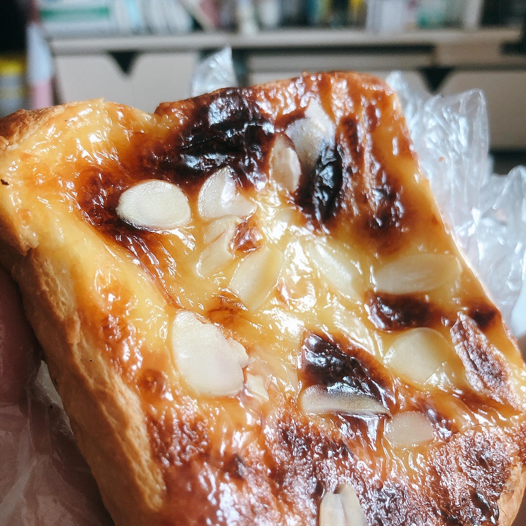 零失败快手岩烧乳酪(熔岩吐司)十分钟网红早餐，好吃哭