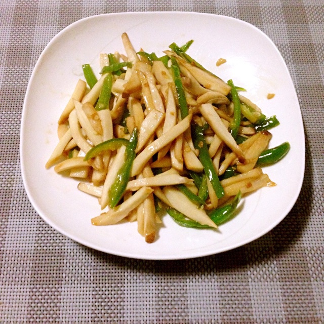 青椒素炒杏鲍菇