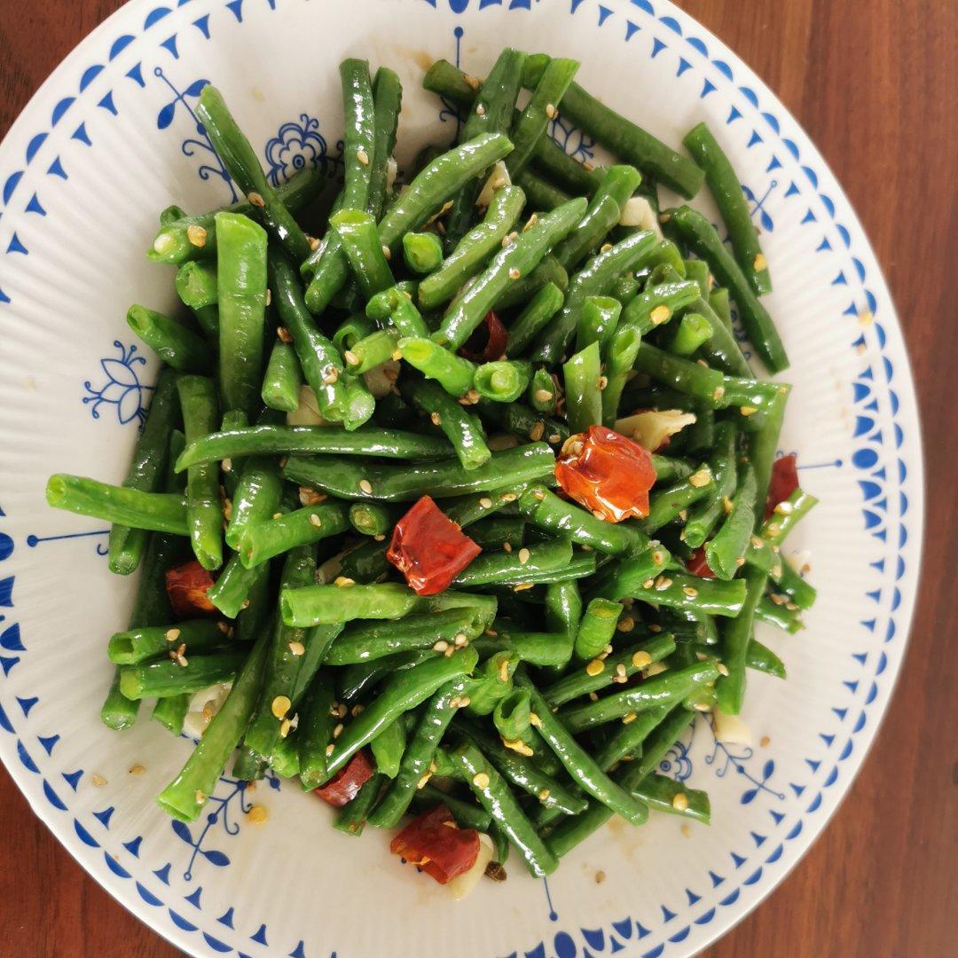 伊兹玛洛夫做的夏日爽口小拌菜超级好吃的炝豇豆