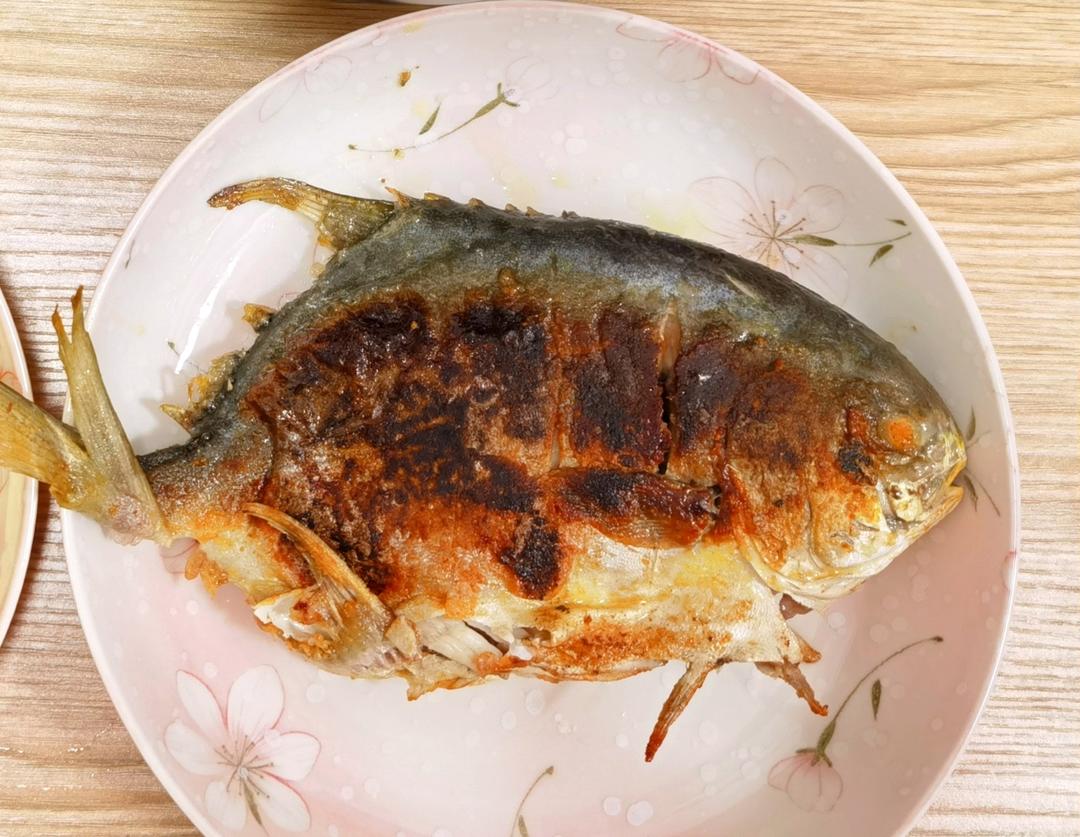 极简极美味——盐煎金鲳鱼