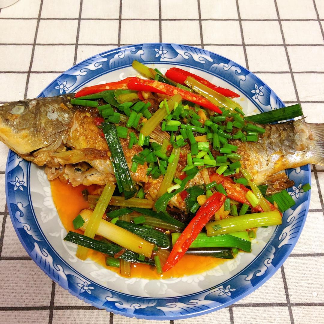 红烧鲫鱼