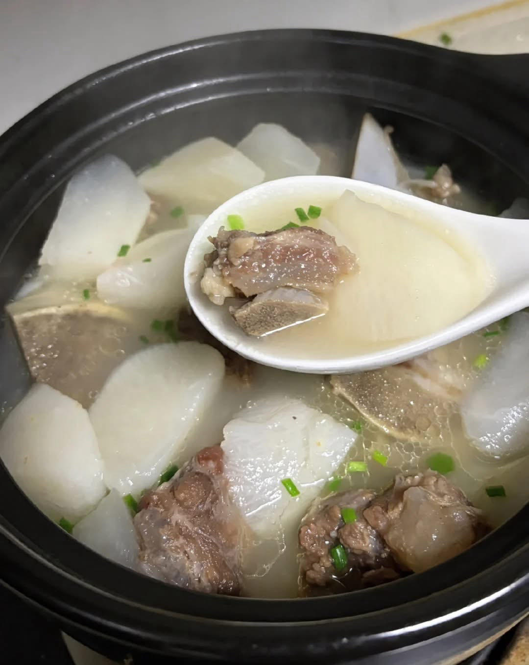 牛脊骨炖萝卜的做法
