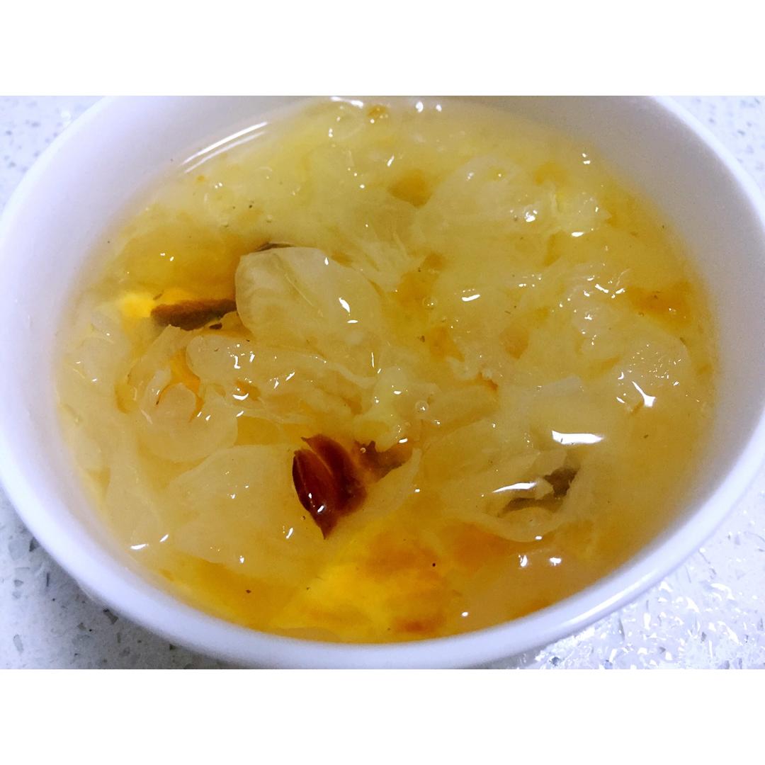 蔓越莓桃胶银耳羹
