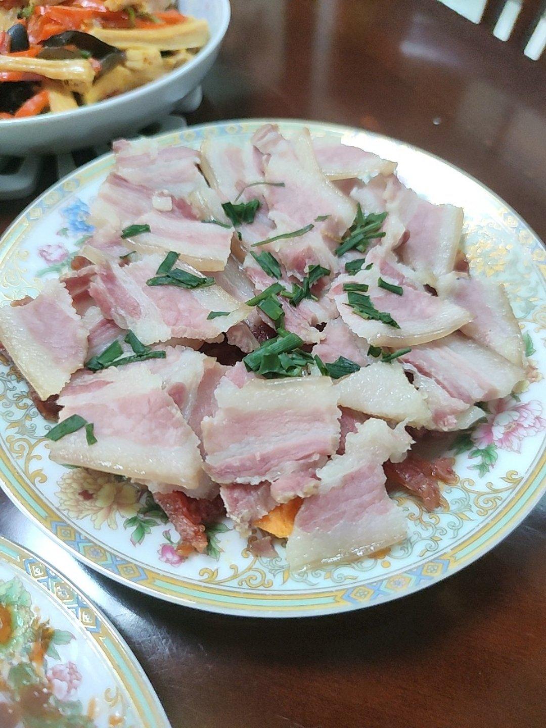 百叶蒸咸肉和香肠