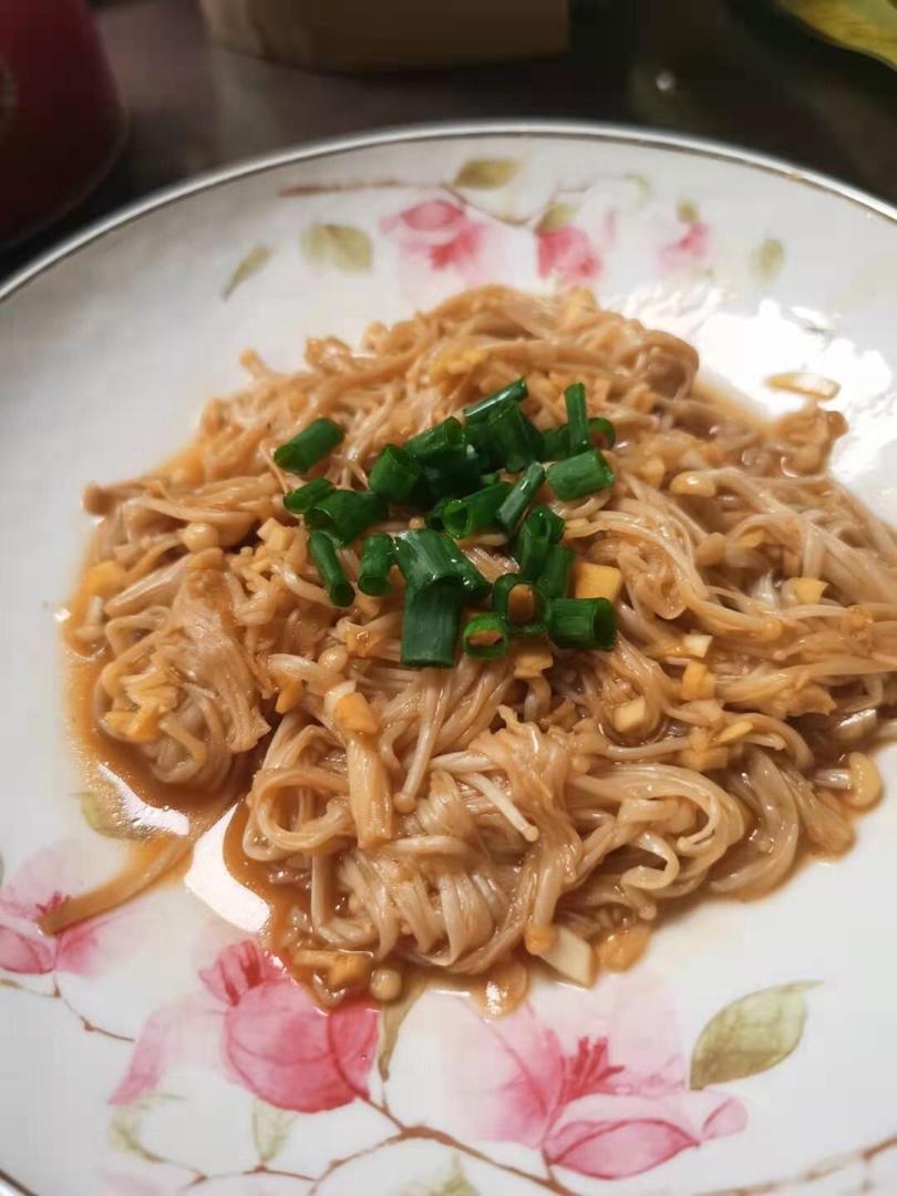 堂妈的蒜蓉豉油金针菇
