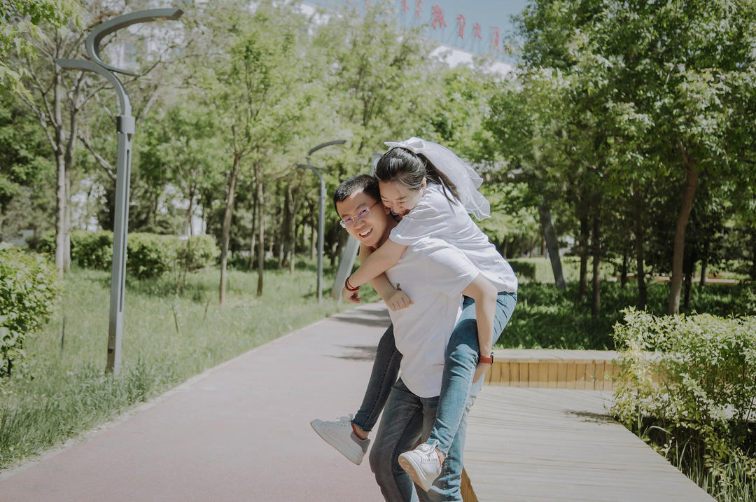 再吃一颗小苹果