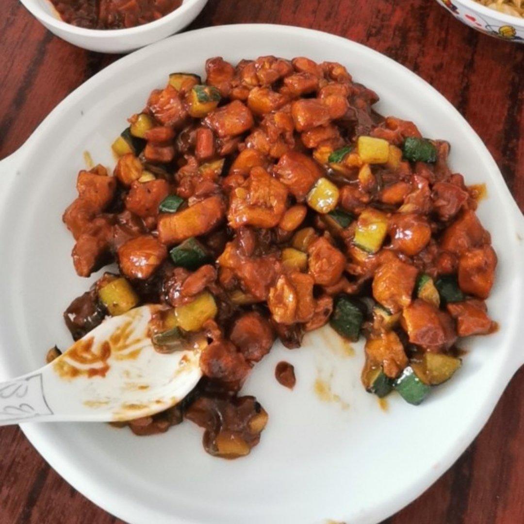 甜中带咸的酱爆鸡丁