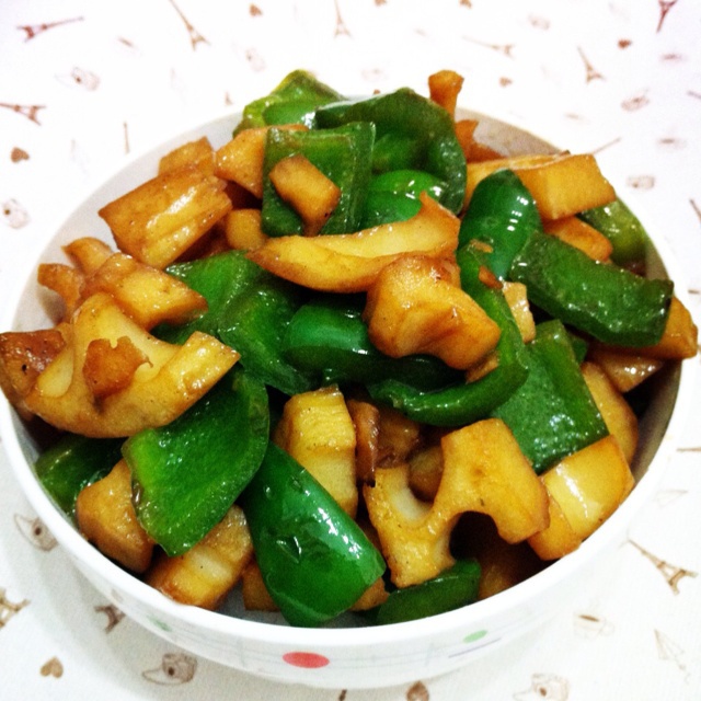 藕丁炒青椒