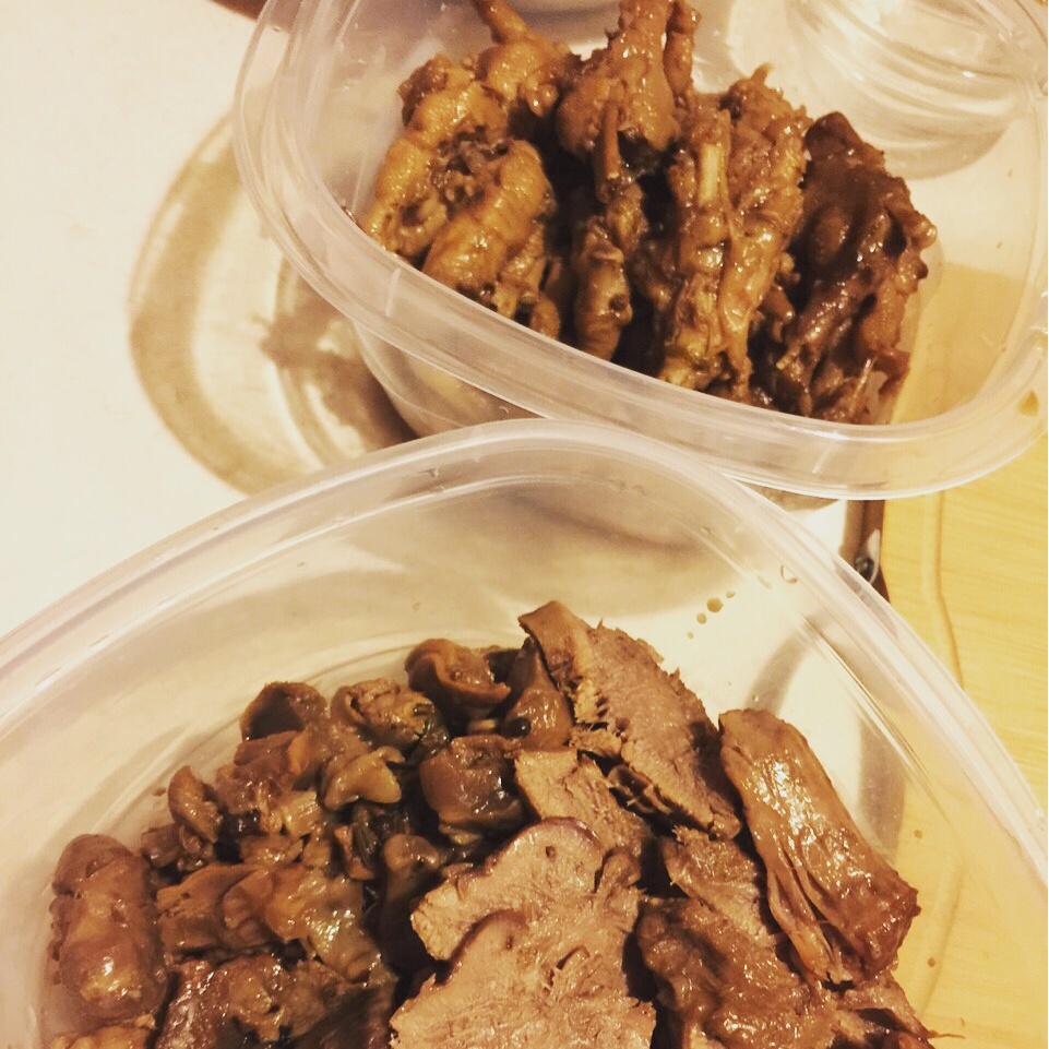 传统家乡卤味（卤五花肉、鸡爪、鸭胗等）