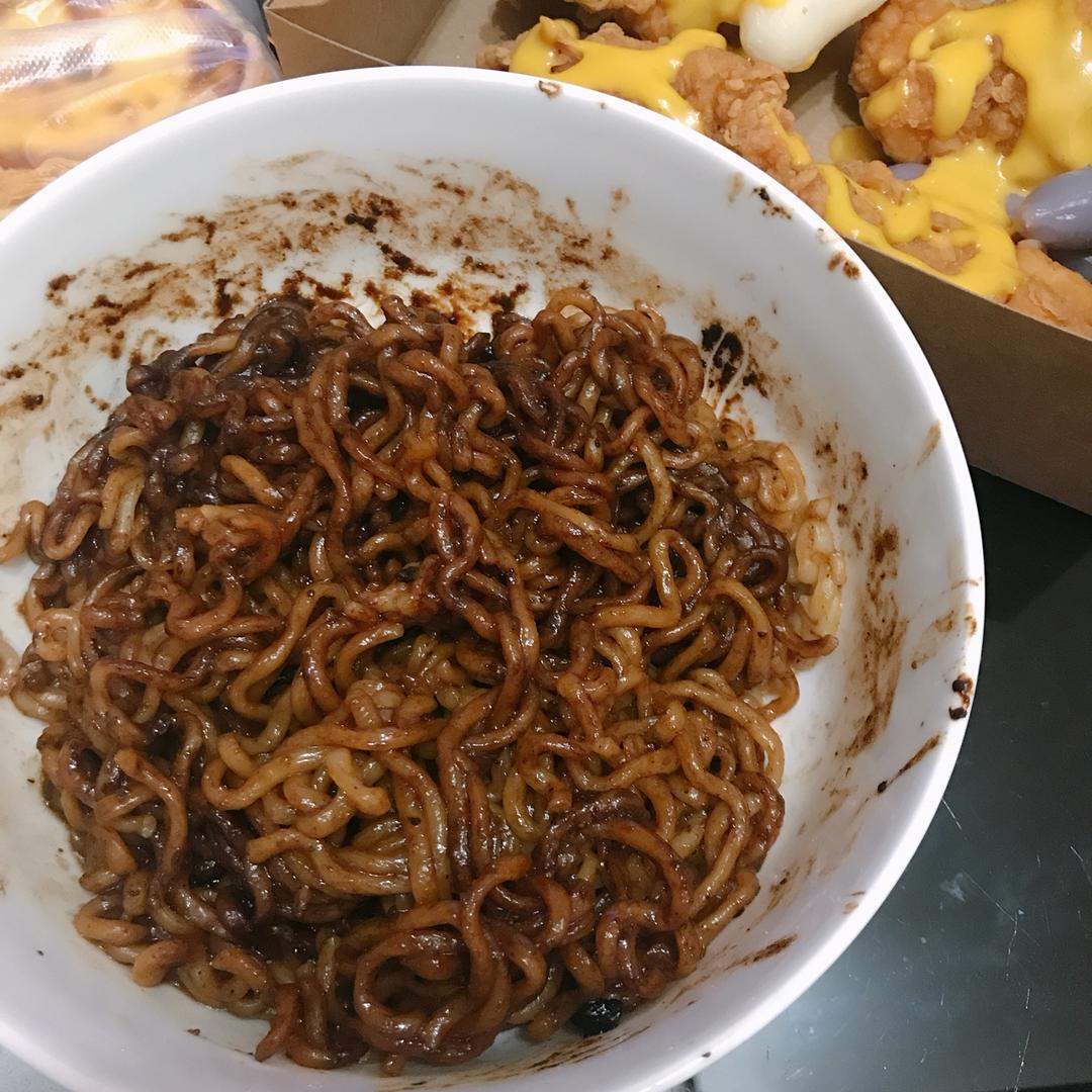韩式炸酱面