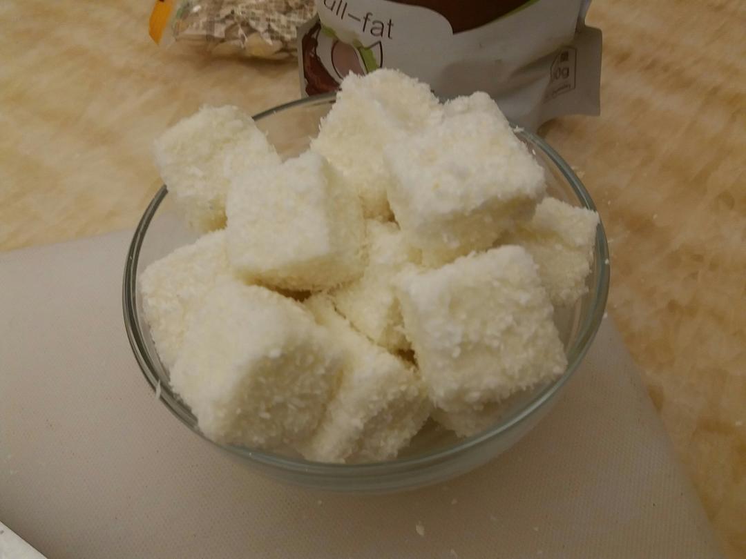 完胜85度C牛奶椰丝小方