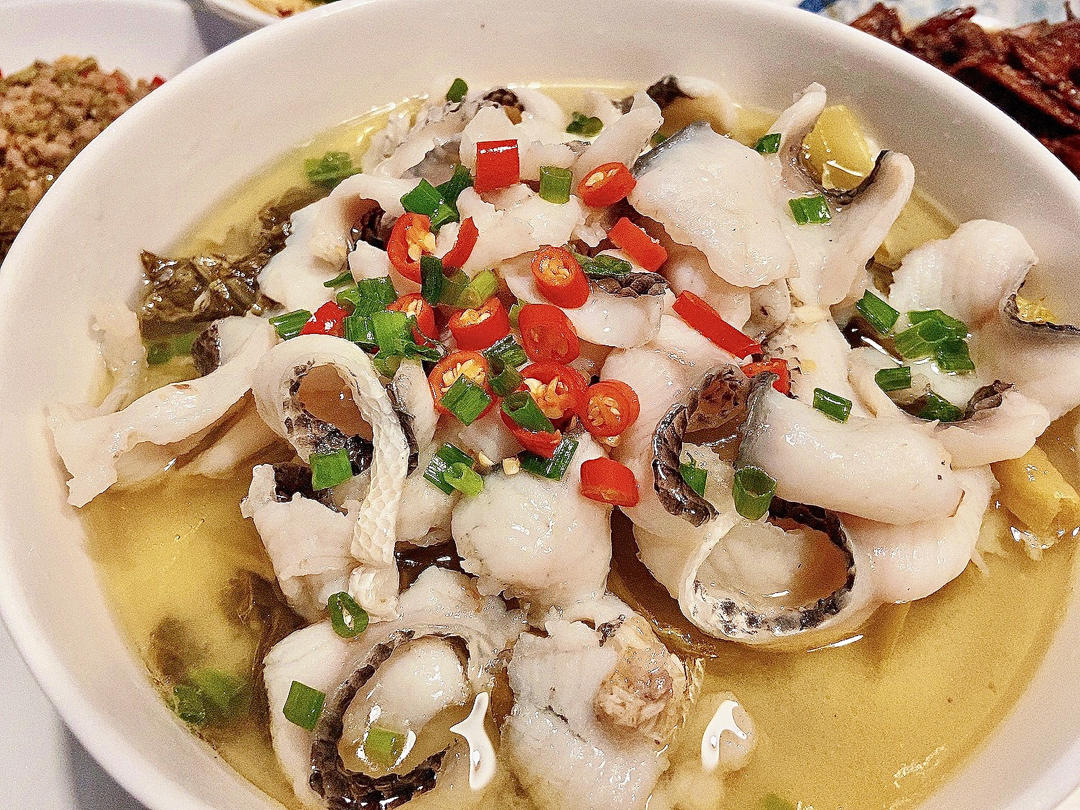 酸菜鱼 Boiled Fish with Sichuan Pickles