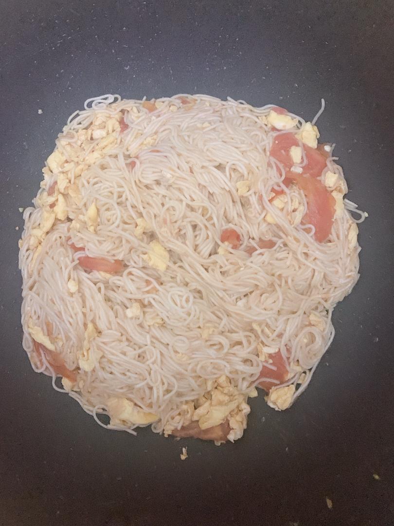 西红柿洋葱炒面