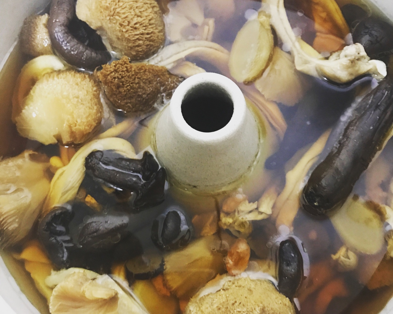 猴头菇猪肚汤
