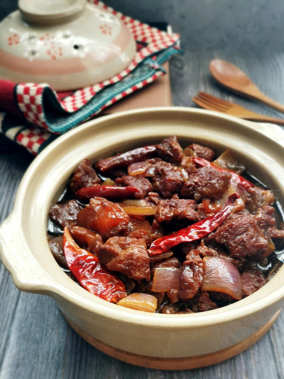 沪版甜辣口感：小米椒炖牛肉/牛腩