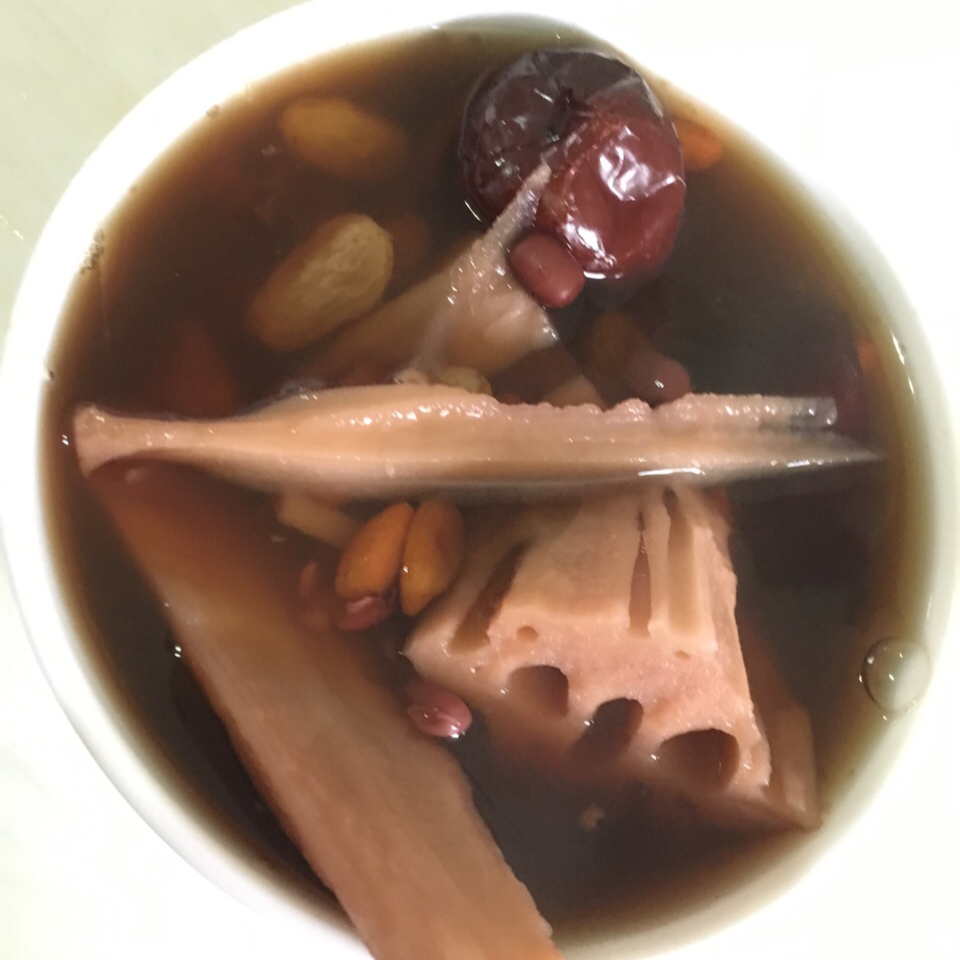 红枣莲藕糖水